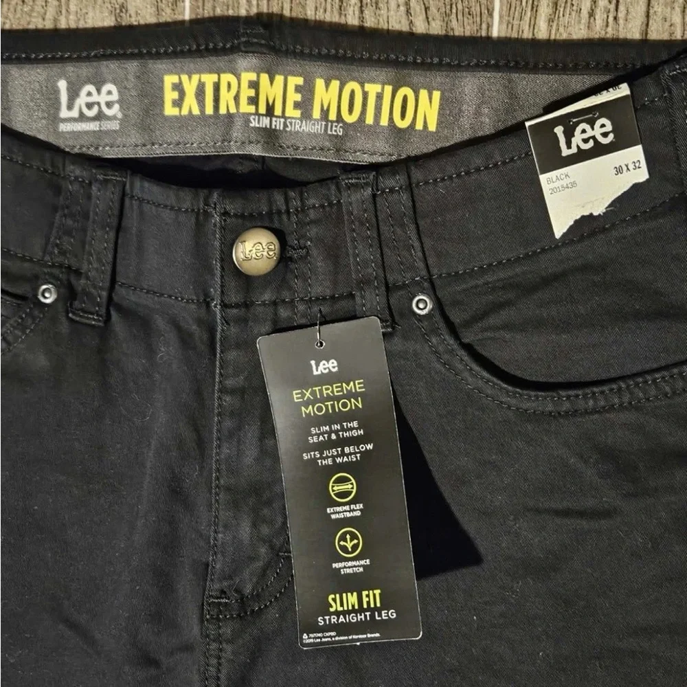 NWT Lee Extreme Motion Men’s 30x32 Black Slim Fit Straight Fit Jeans Pants - Picture 3 of 7